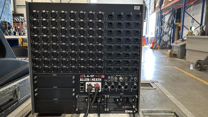 Allen & Heath dLive S7000 Digital Console Used package