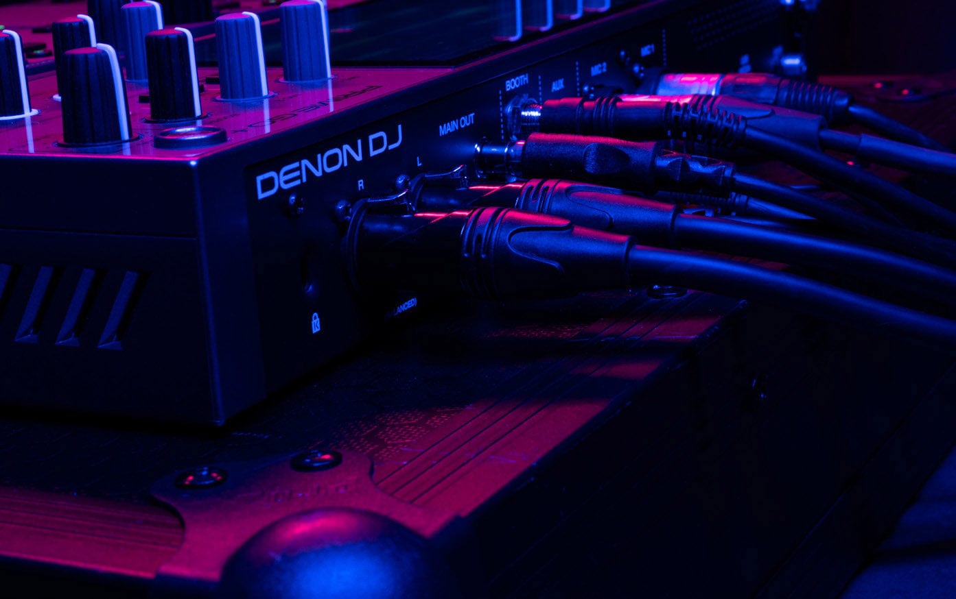 Denon DJ PRIME GO+ Portable DJ Controller - Solotech