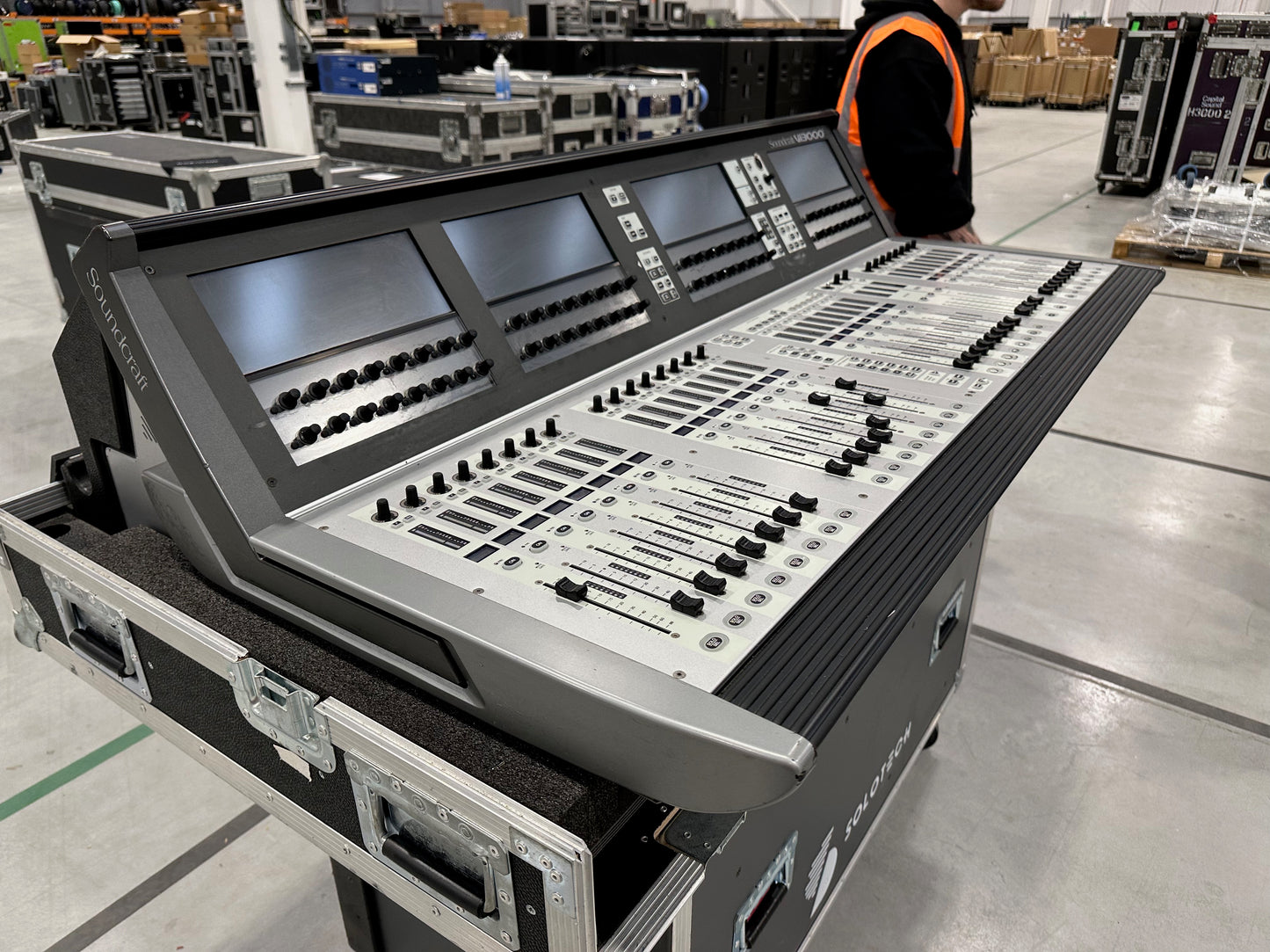 Soundcraft Vi3000 Used Package