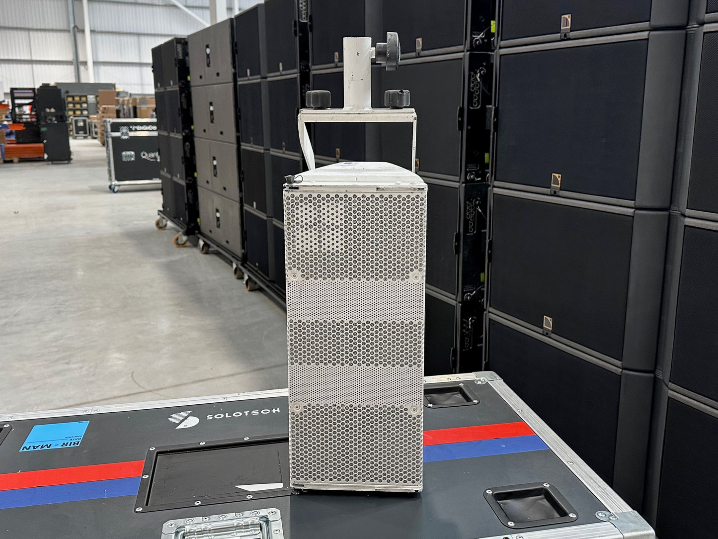 d&b audiotechnik T10 Used Line Array/Point Source Cabinet - White