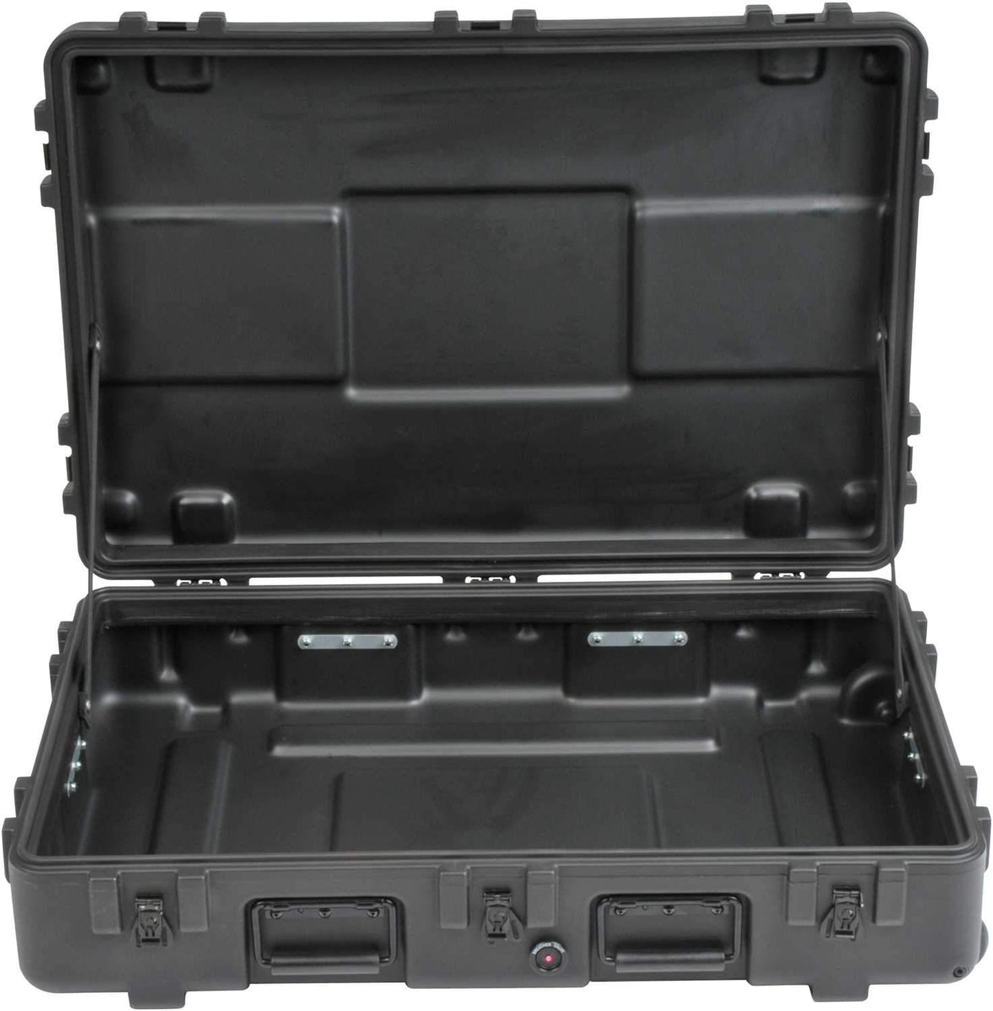 SKB 3R3221-7B-EW 32X21X7 Utility Case with Wheels - Solotech
