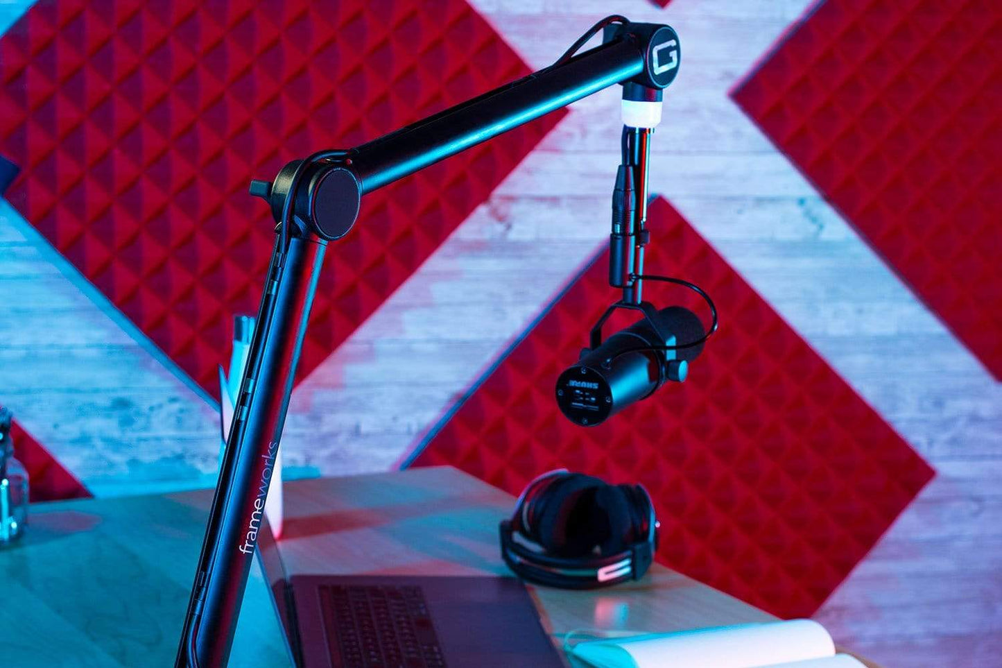 Gator GFWMICBCBM4000 Desktop Broadcast Mic Stand - ProSound and Stage Lighting