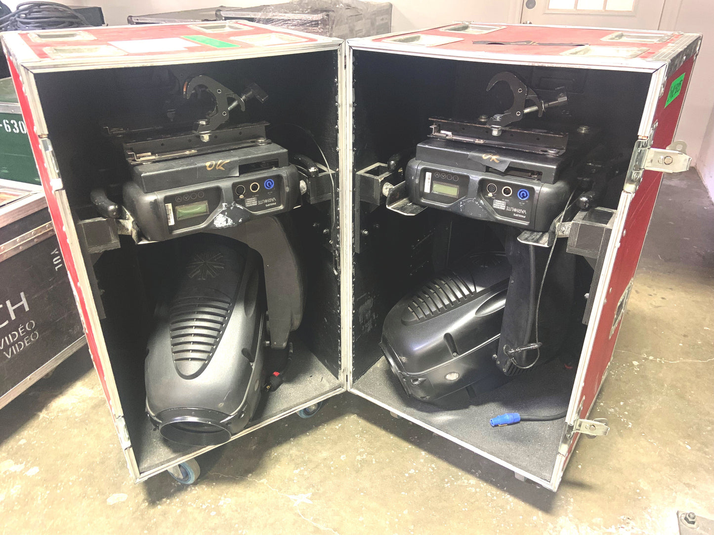 Vari-Lite VL 3015 SPOT Pair of Spot Arc Moving Lights with Road Case - PSSL ProSound and Stage Lighting