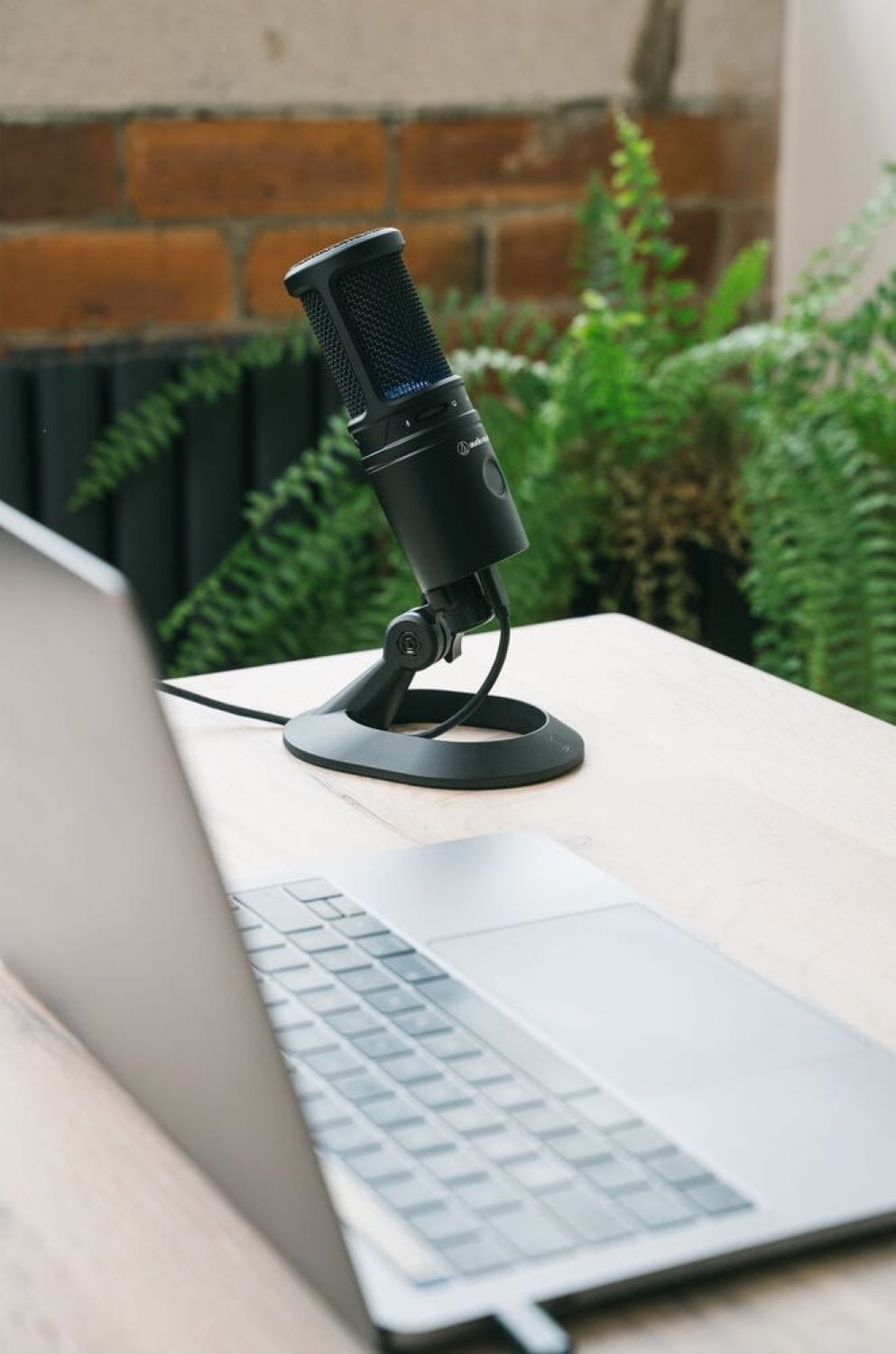 Audio-Technica AT2020USB-X Cardioid Condenser USB Microphone with Desk Stand / Pop-Filter - PSSL ProSound and Stage Lighting