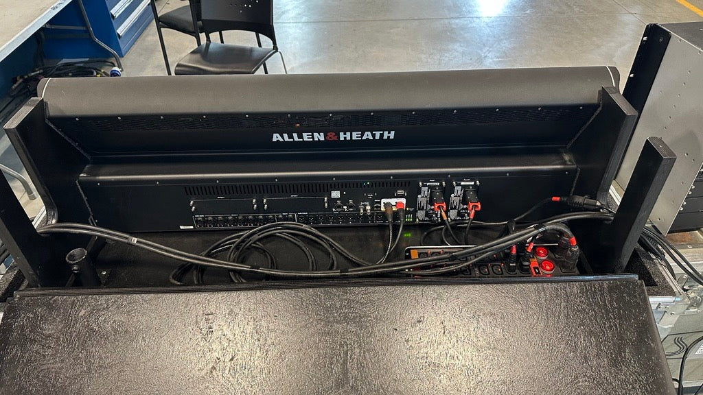 Allen & Heath dLive S7000 Digital Console Used package