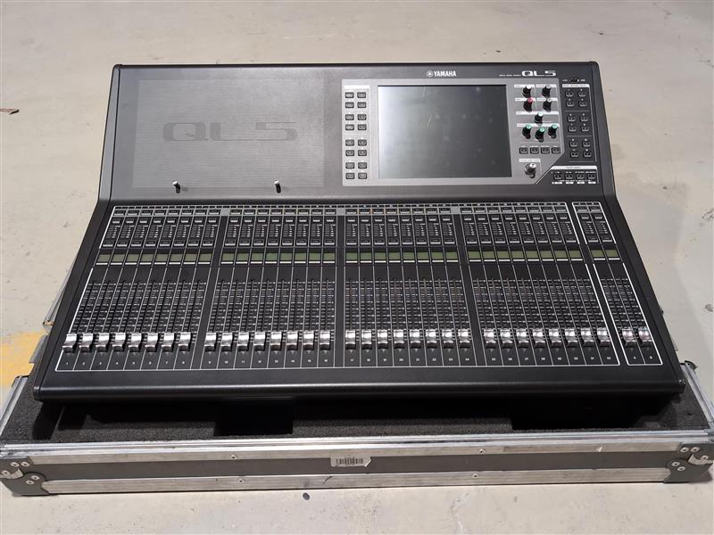 Yamaha QL5 Digital Console Used Package – Solotech