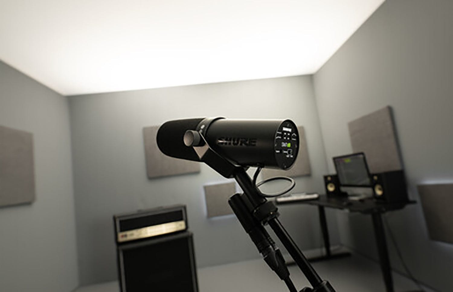 Shure SM7DB Dynamic Vocal Microphone with Built-in Preamp - PSSL ProSound and Stage Lighting