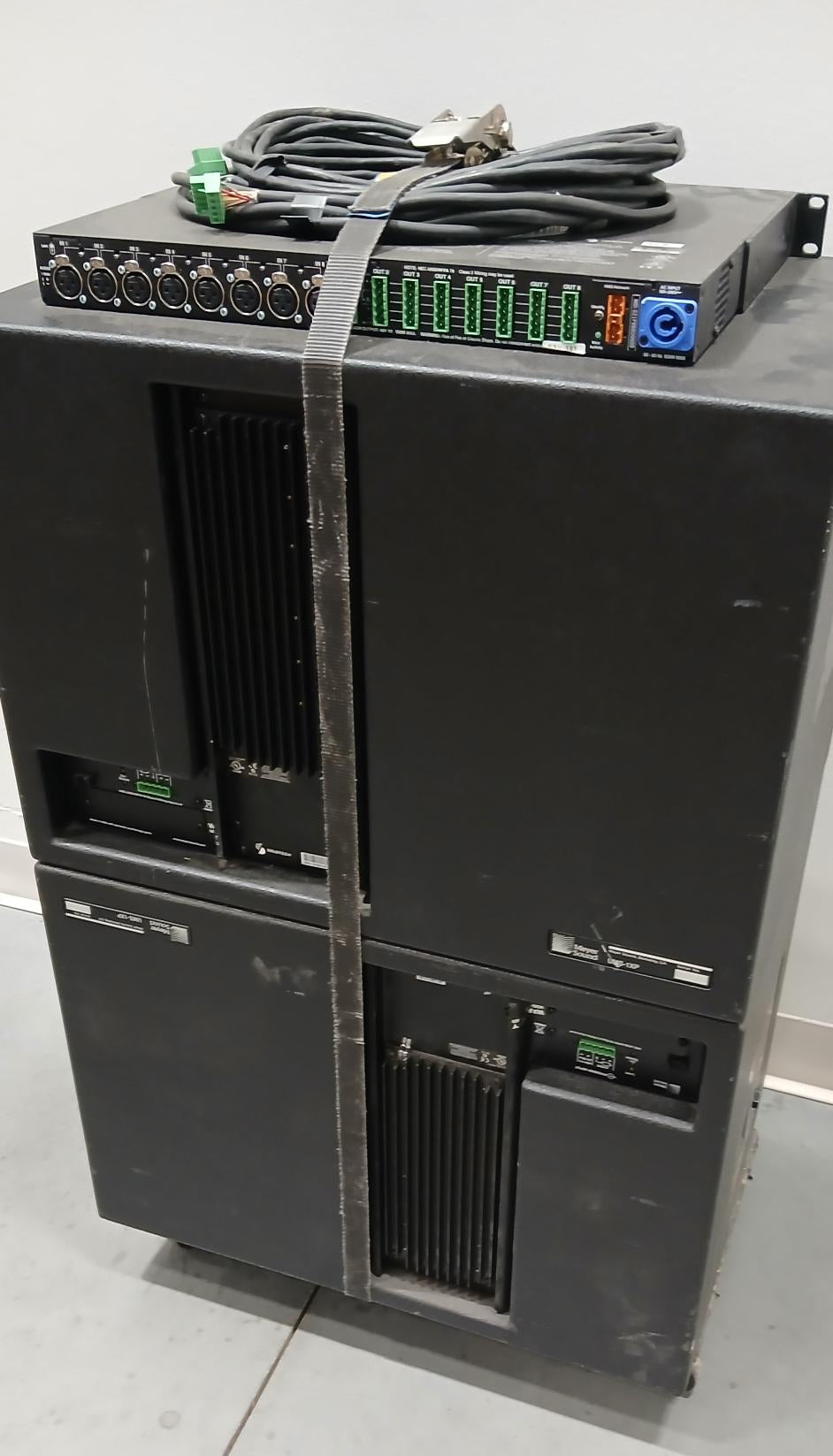 Ensemble Meyer Sound UMS-1XP Caisson de basses ultracompact 