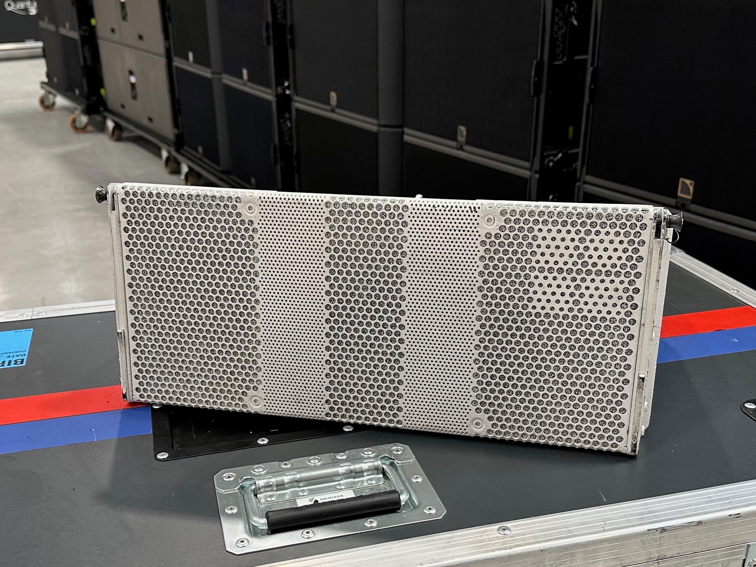 d&b audiotechnik T10 Used Line Array/Point Source Cabinet - White