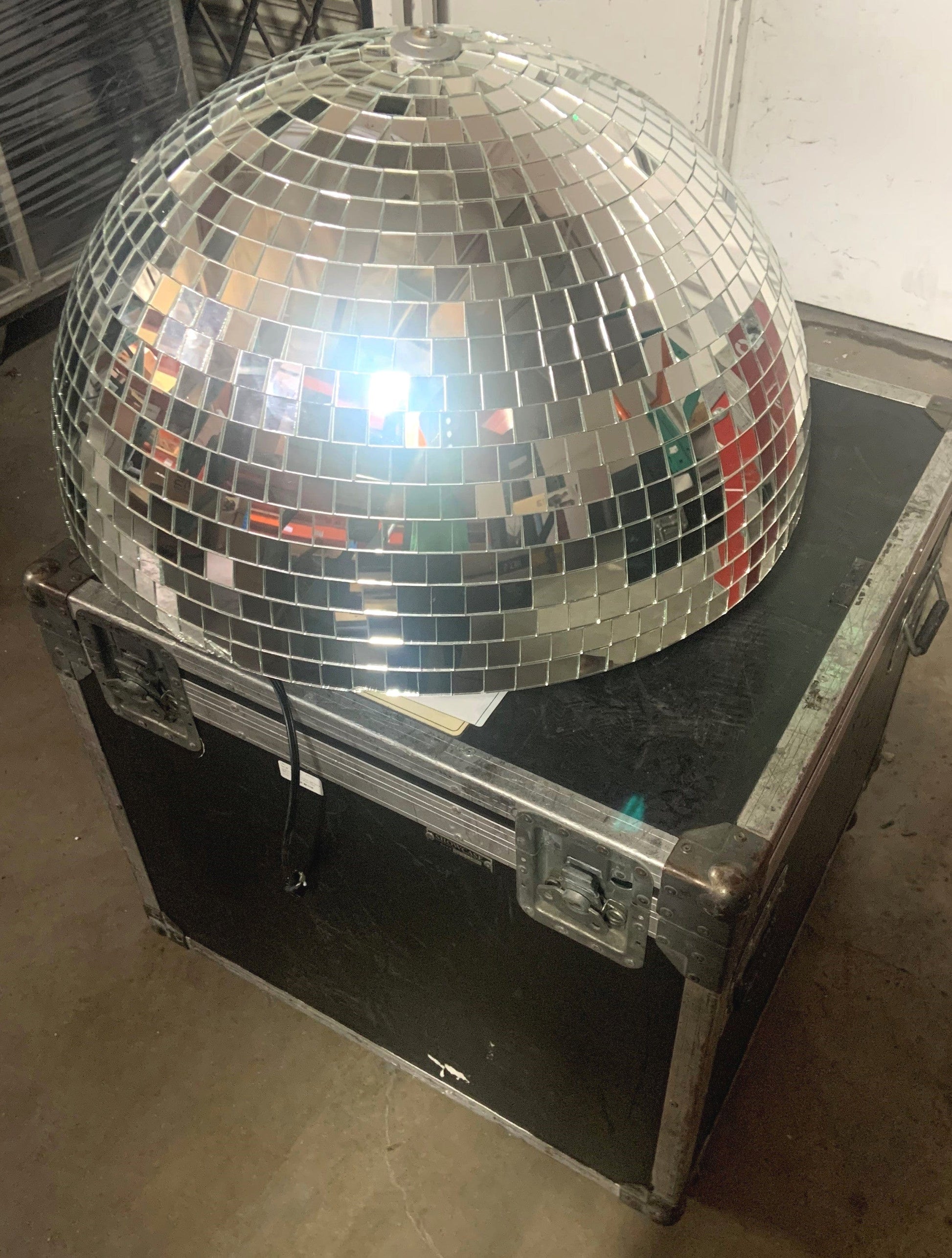 VueMore HMB28 28 Inch Half Mirror Ball with Motor and Road Case - PSSL ProSound and Stage Lighting