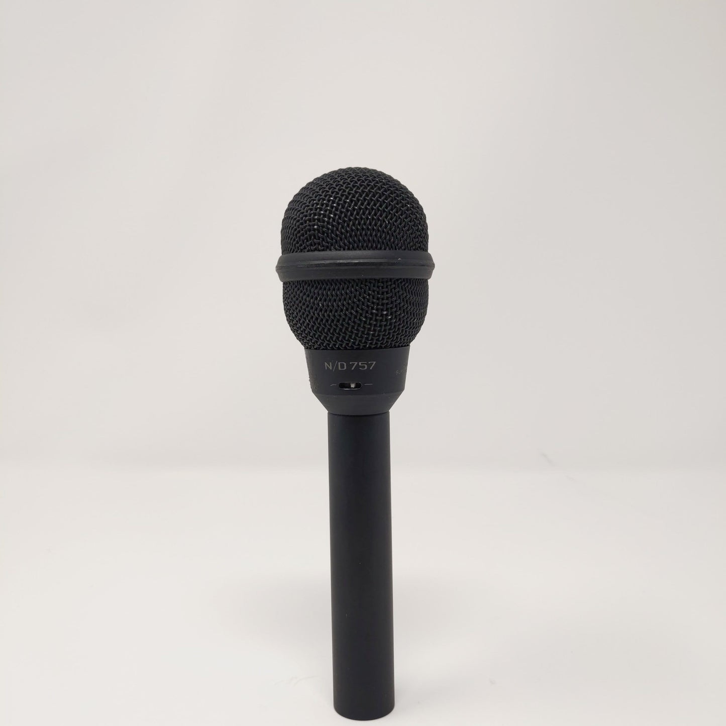 Electro Voice ND757 Dynamic Vocal Microphone - Solotech