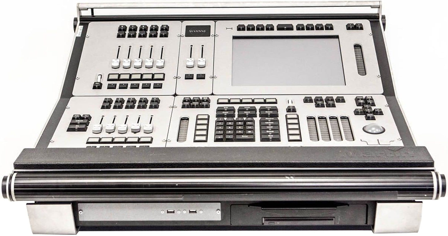 Martin Maxxyz Compact Lighting Console - Solotech