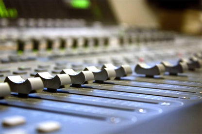 Avid C-24 24 Control Surface with I/O Pro Tools - Solotech