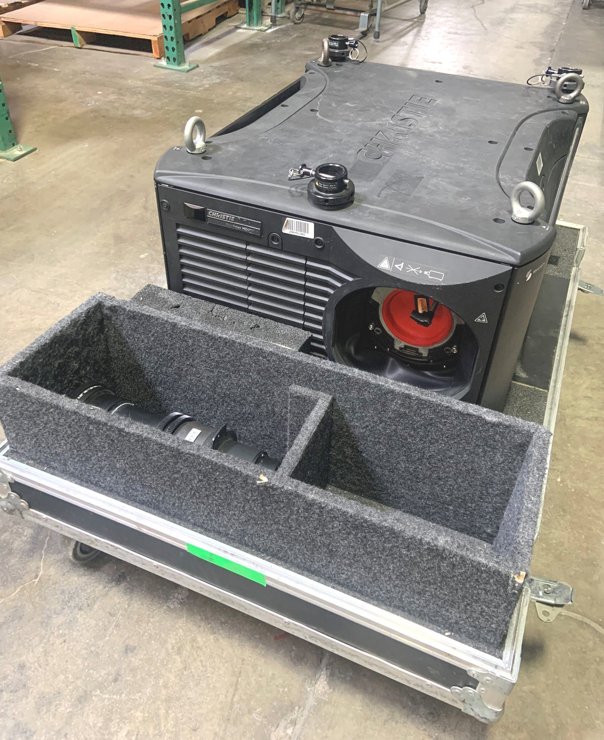 Christie Digital Roadster HD20K-J Video Projector with Road Case – Solotech