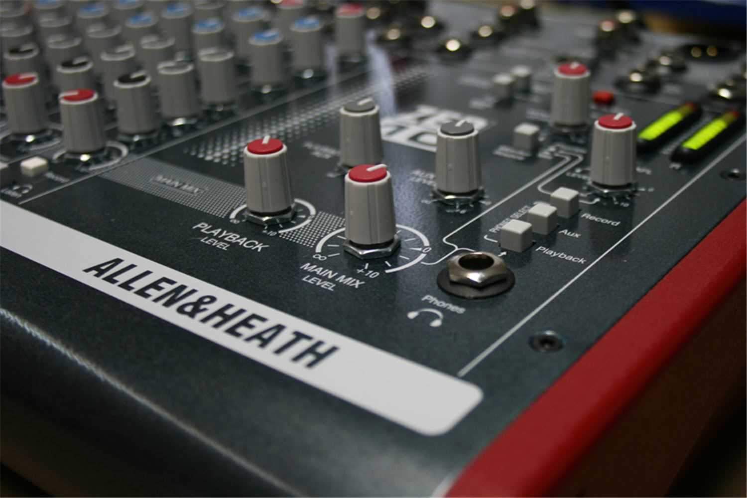 Allen & Heath ZED 10FX PA Mixer with USB & Effects – Solotech