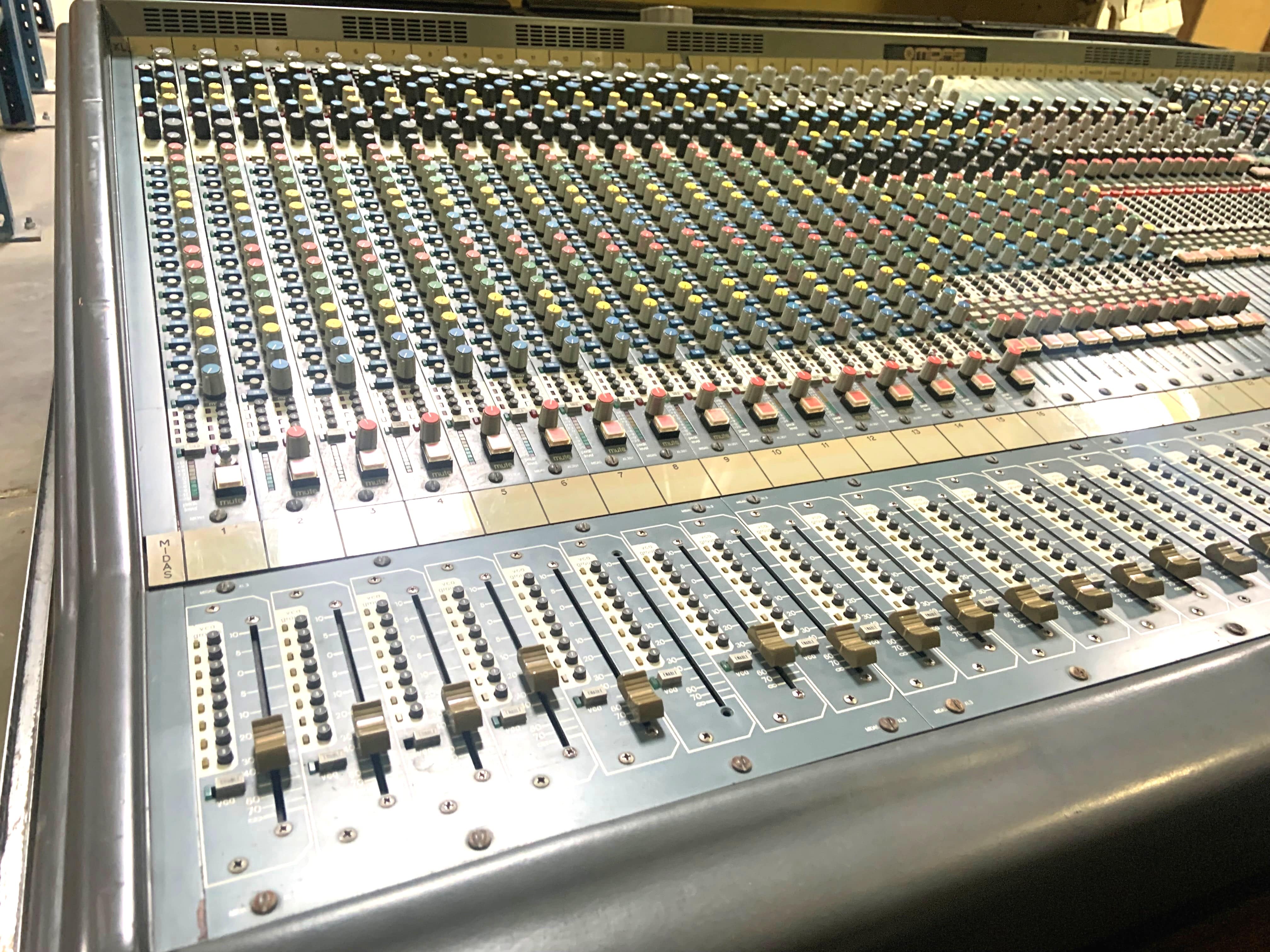 Modad Mixer Midas XL-3 40 Channel Mixing Console