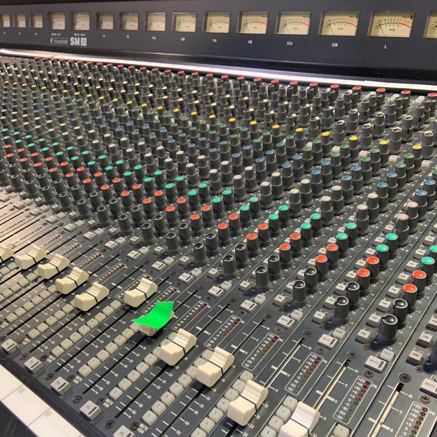 Soundcraft SM 20 Console – Solotech