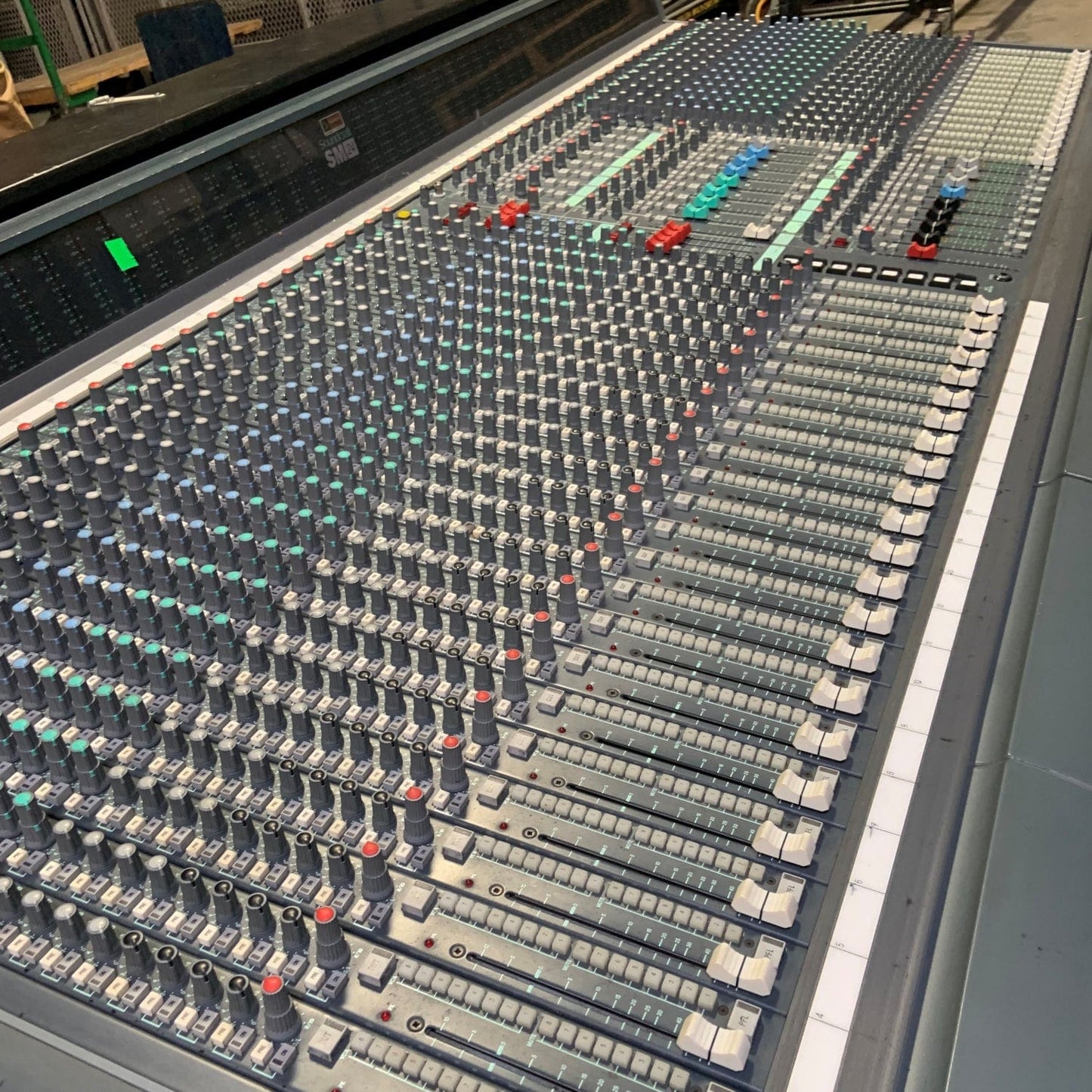 Soundcraft SM 24 40-Channel Audio Console - Solotech