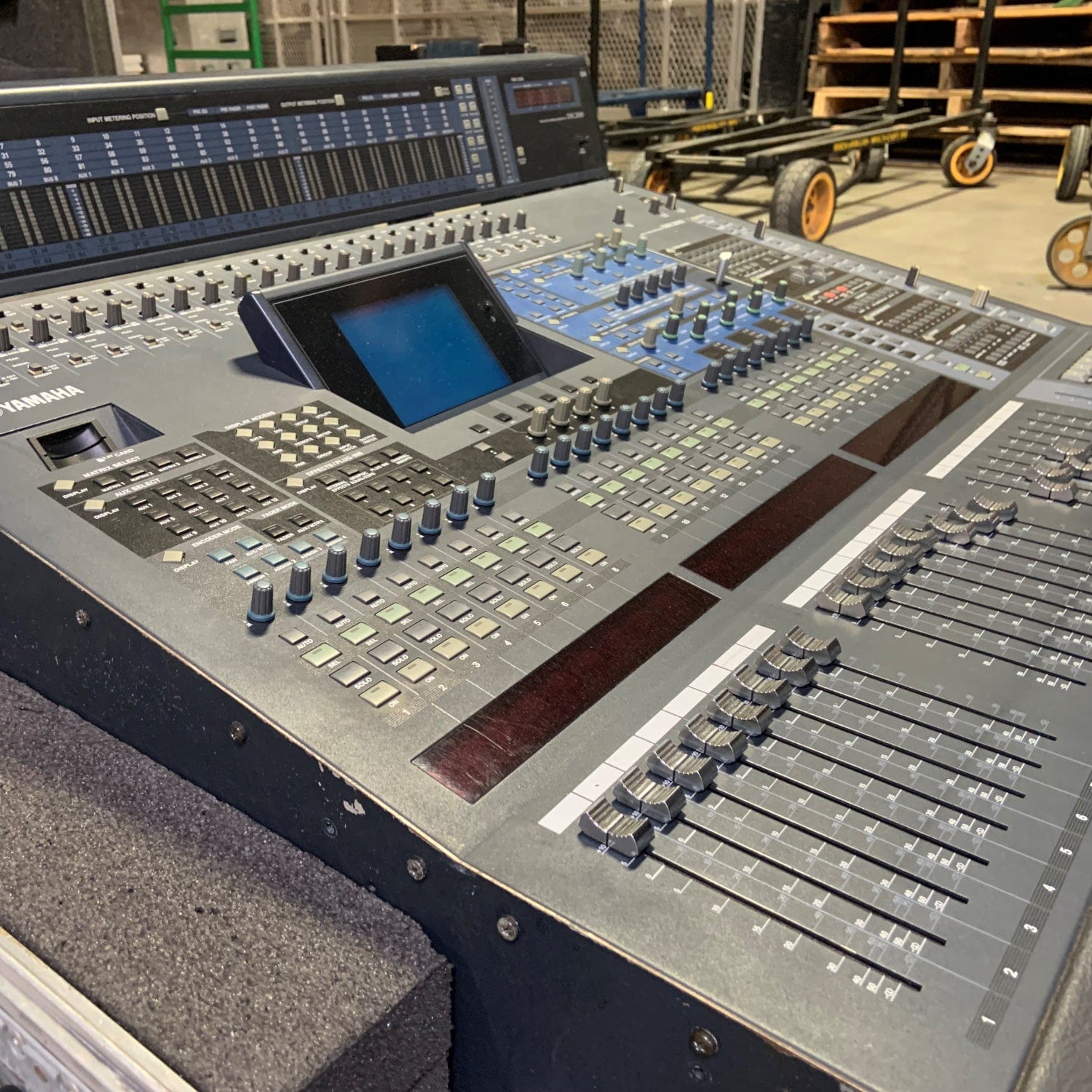 Yamaha DM 2000 96-Channel Digital Audio Mixing Console